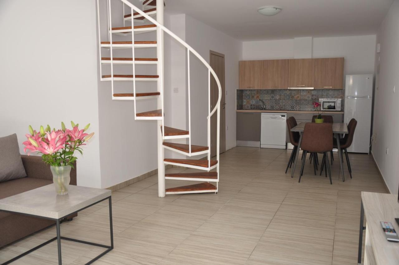 Lux Galatex Lägenhet Limassol Exteriör bild