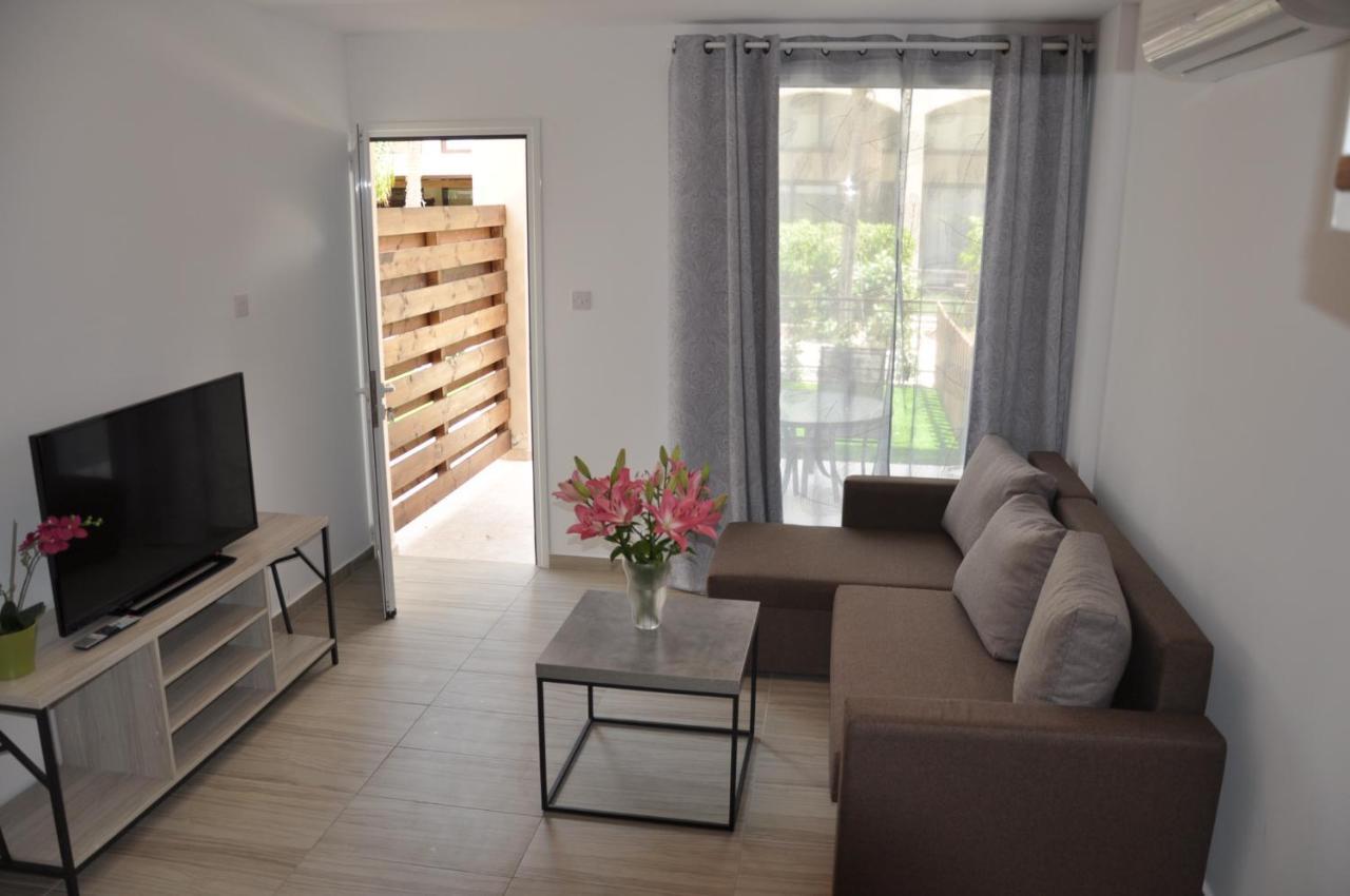 Lux Galatex Lägenhet Limassol Exteriör bild
